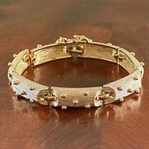 Vintage 1980’s Monet Chunky Textured Gold Tone Link Bracelet; 7”